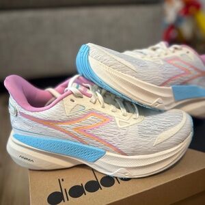 Diadora Nucleo 2 Women's Size 7.5